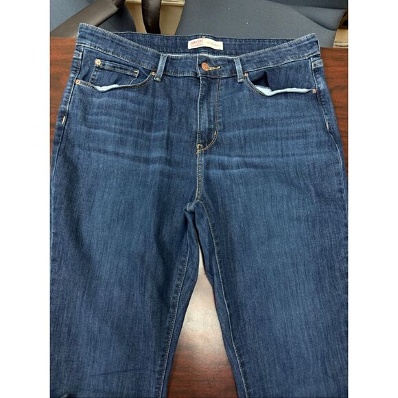 Signature Levi’s Mid Rise Bootcut Jeans Size 16 Long - Picture 2 of 9
